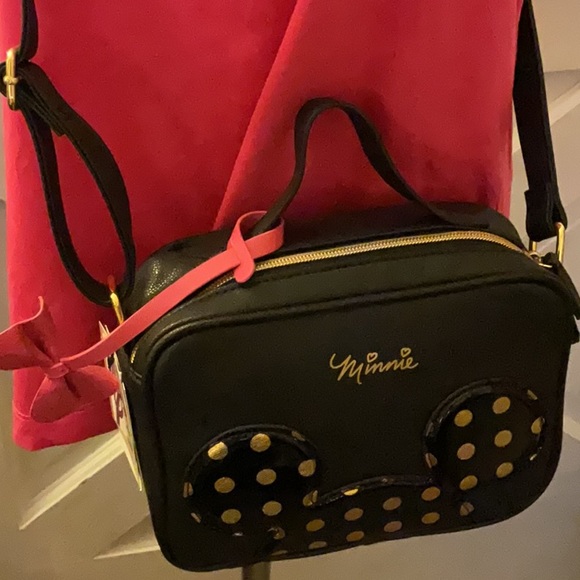 🔥 🎄DISNEY Minnie Mouse Black Crossbody Bag NWT Retail $60 LAST ONE - Picture 1 of 7